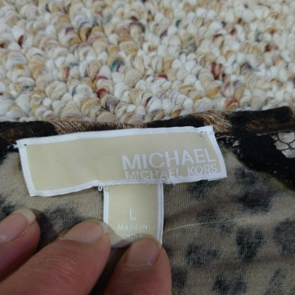 size M Michal Kors Womens Animal Print Round Neck Lace Pullover T-Shirt - Picture 11 of 16